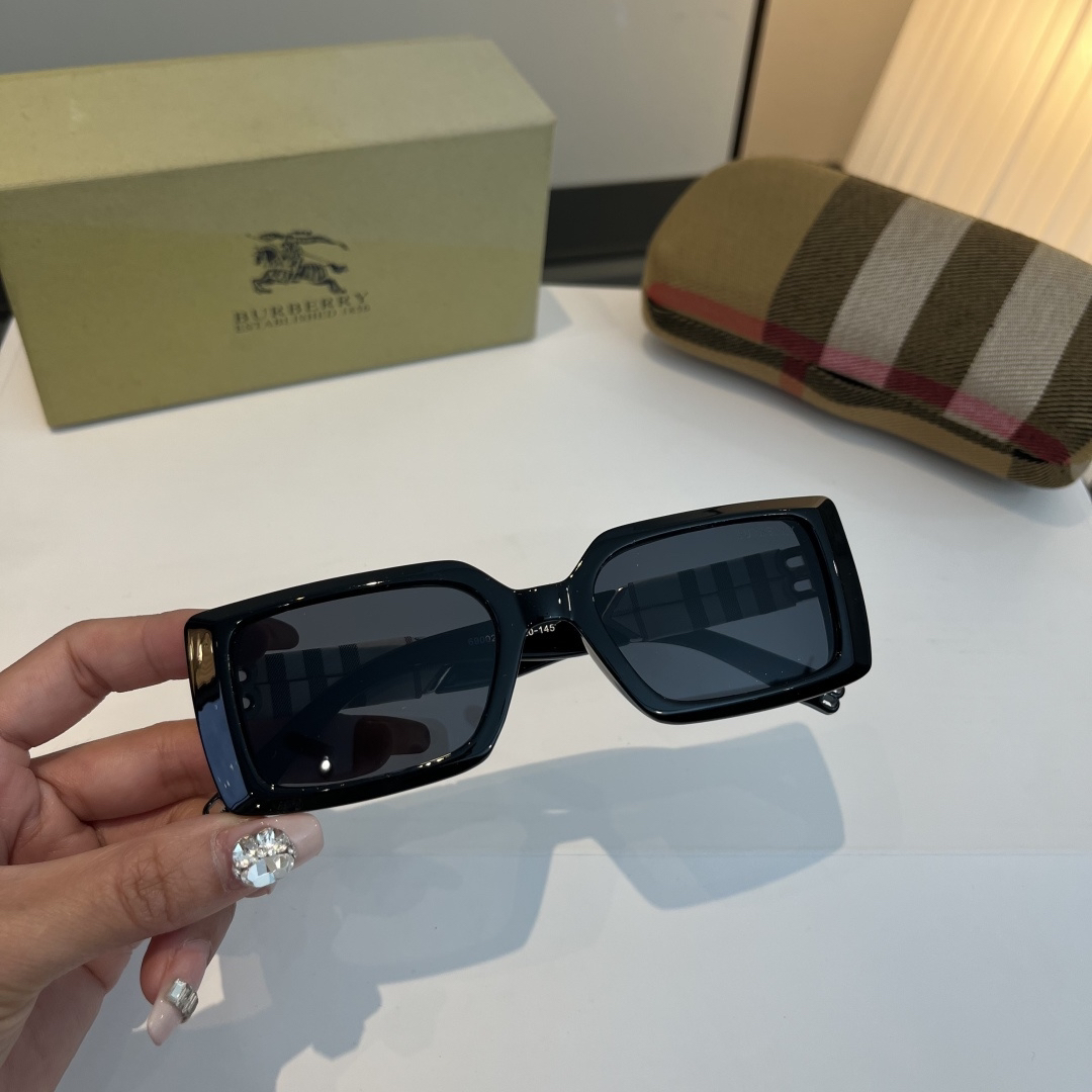 Burberry glasses-13