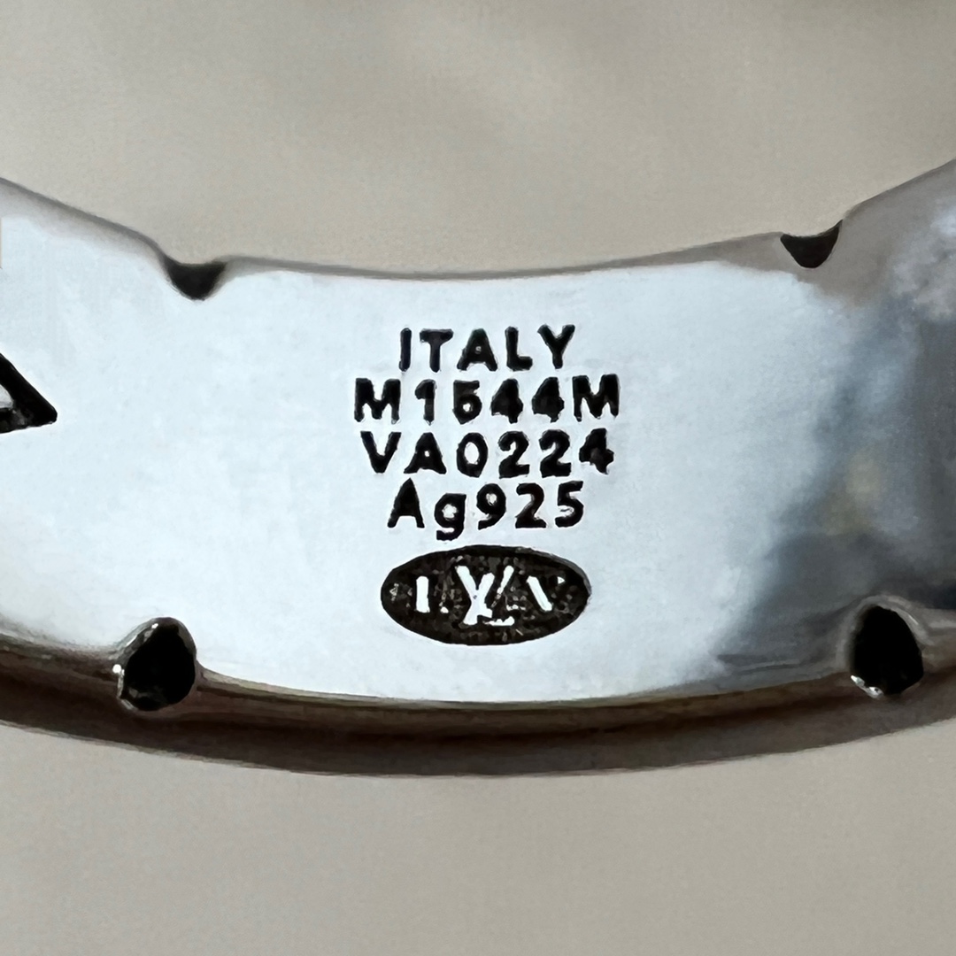 LV ring-78