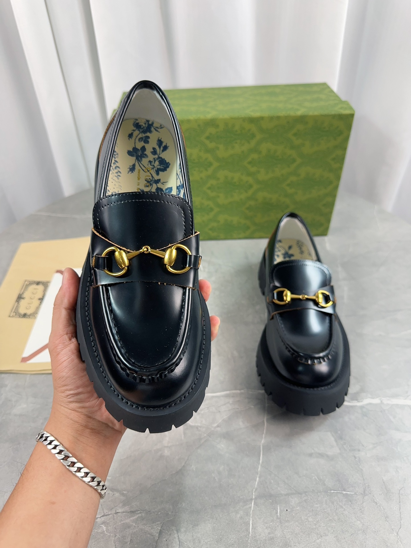 Gucci women's leather shoes-102