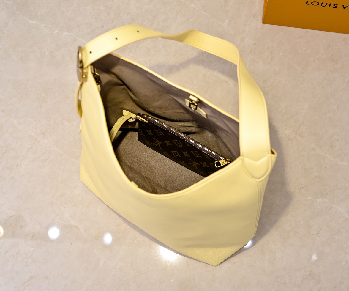 Louis Vuitton bag-145