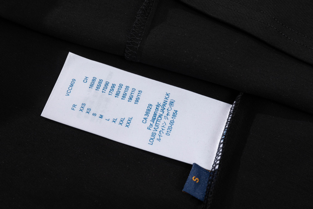 LV clothing-174