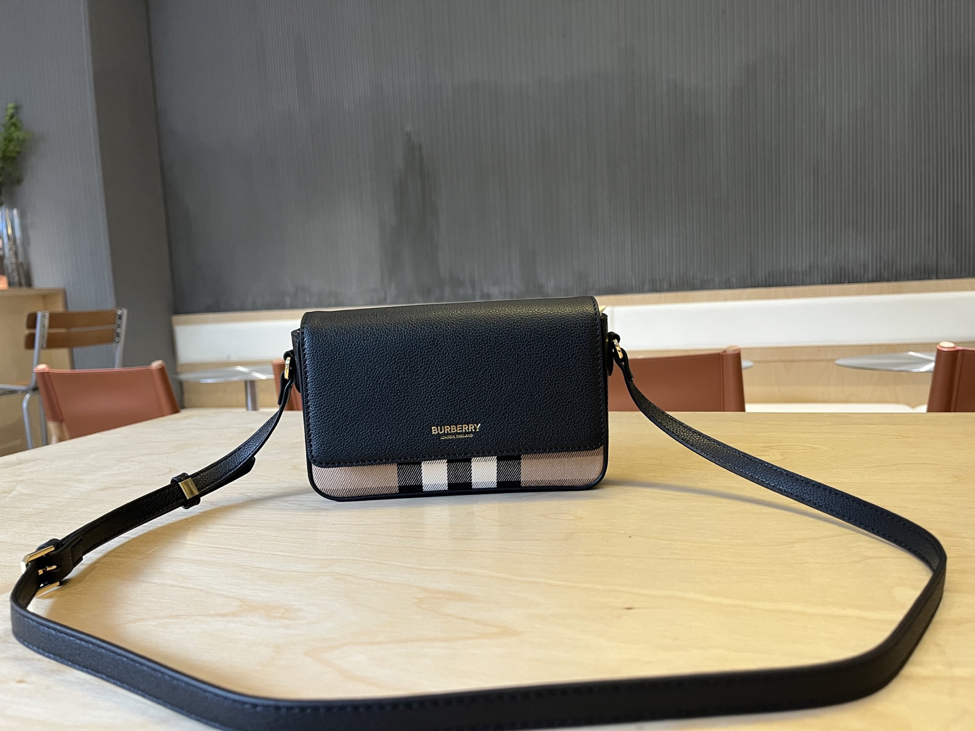 Burberry bag-135
