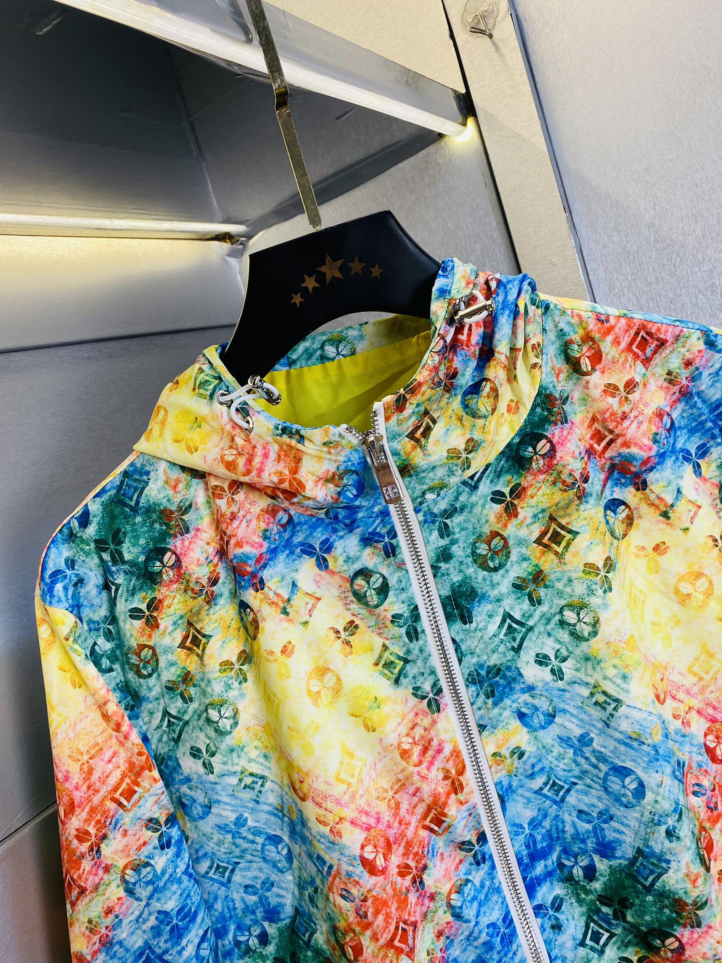 LV Clothing-349