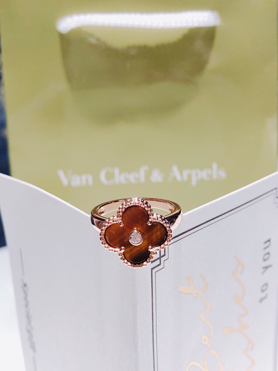 Van Cleef & Arpels ring-75