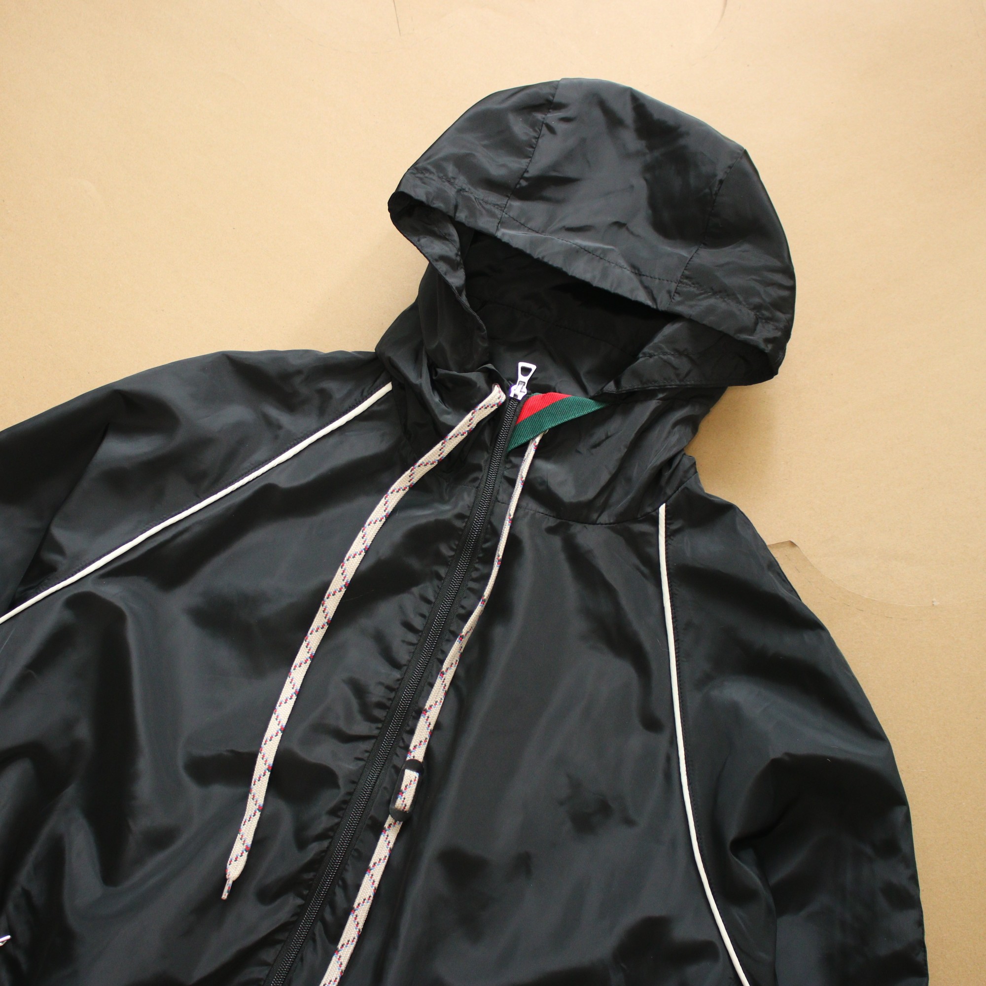 Gucci Clothing-340