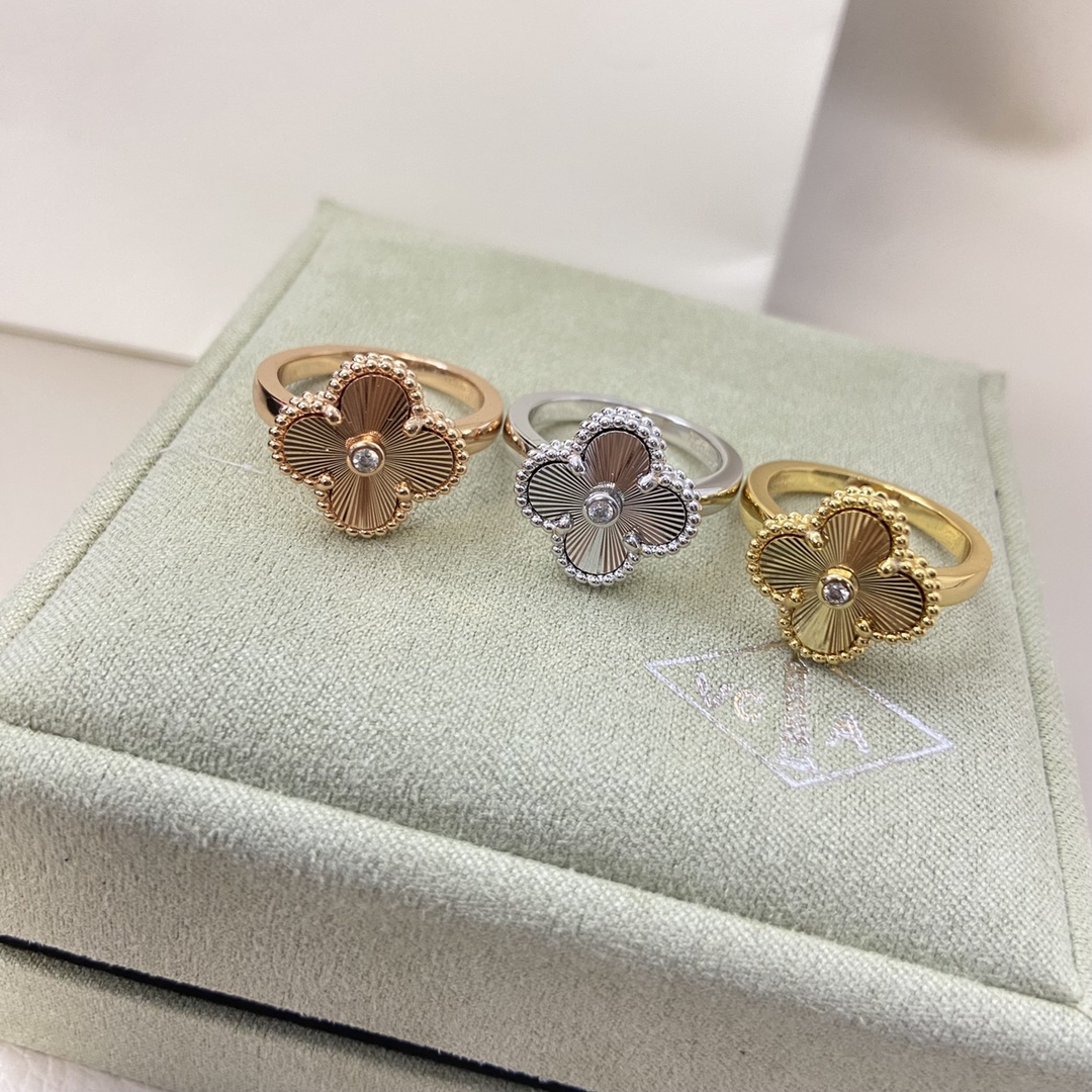 Van Cleef & Arpels ring-80