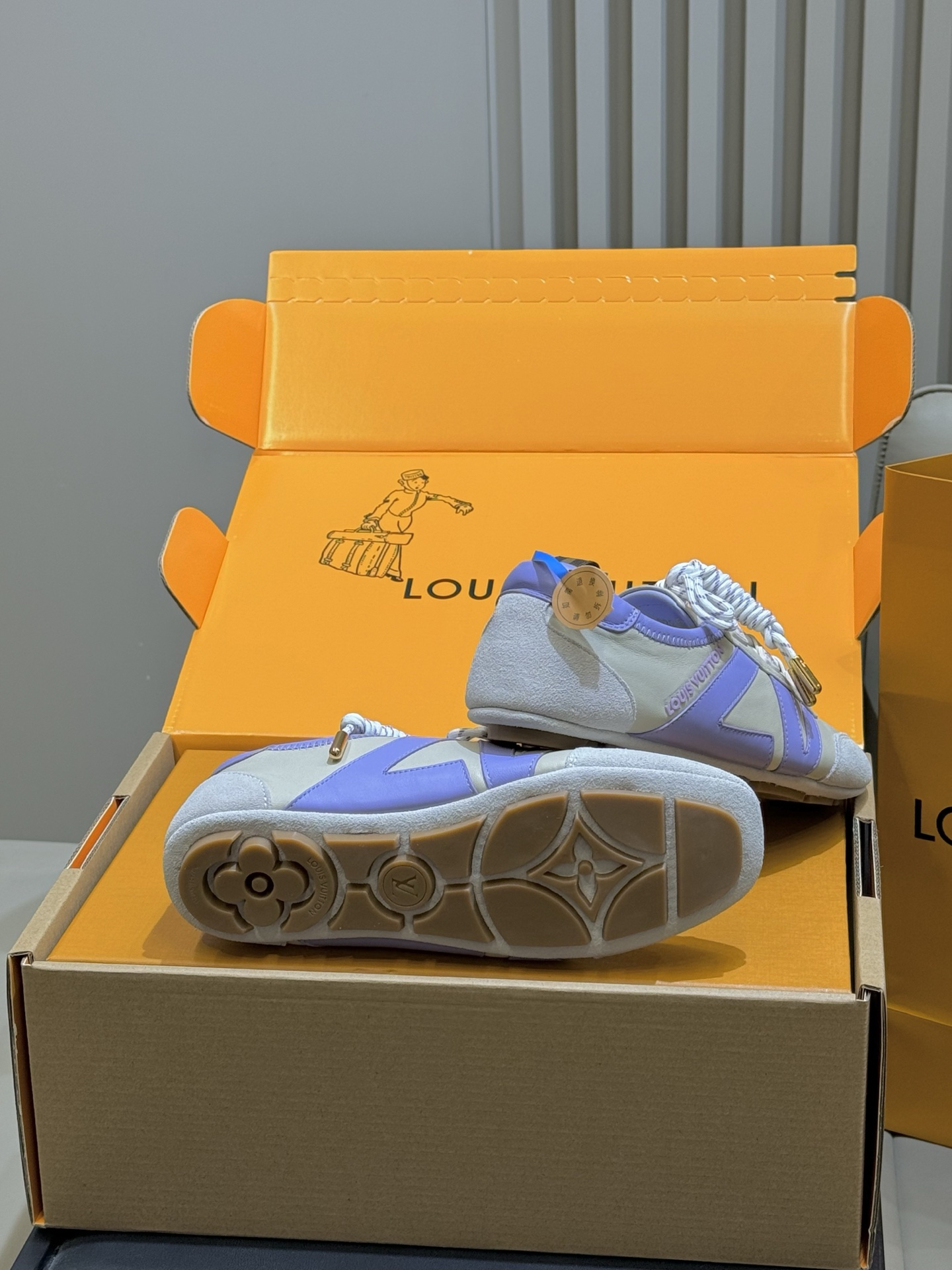 Lv Sneakers-232