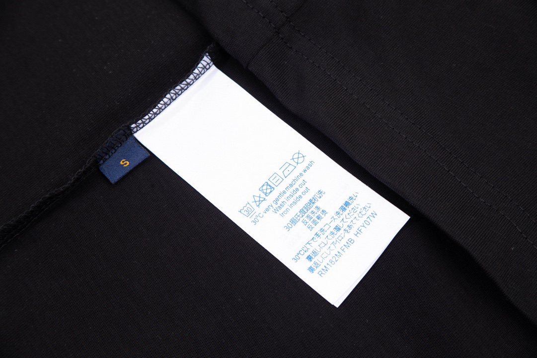 LV clothing-254