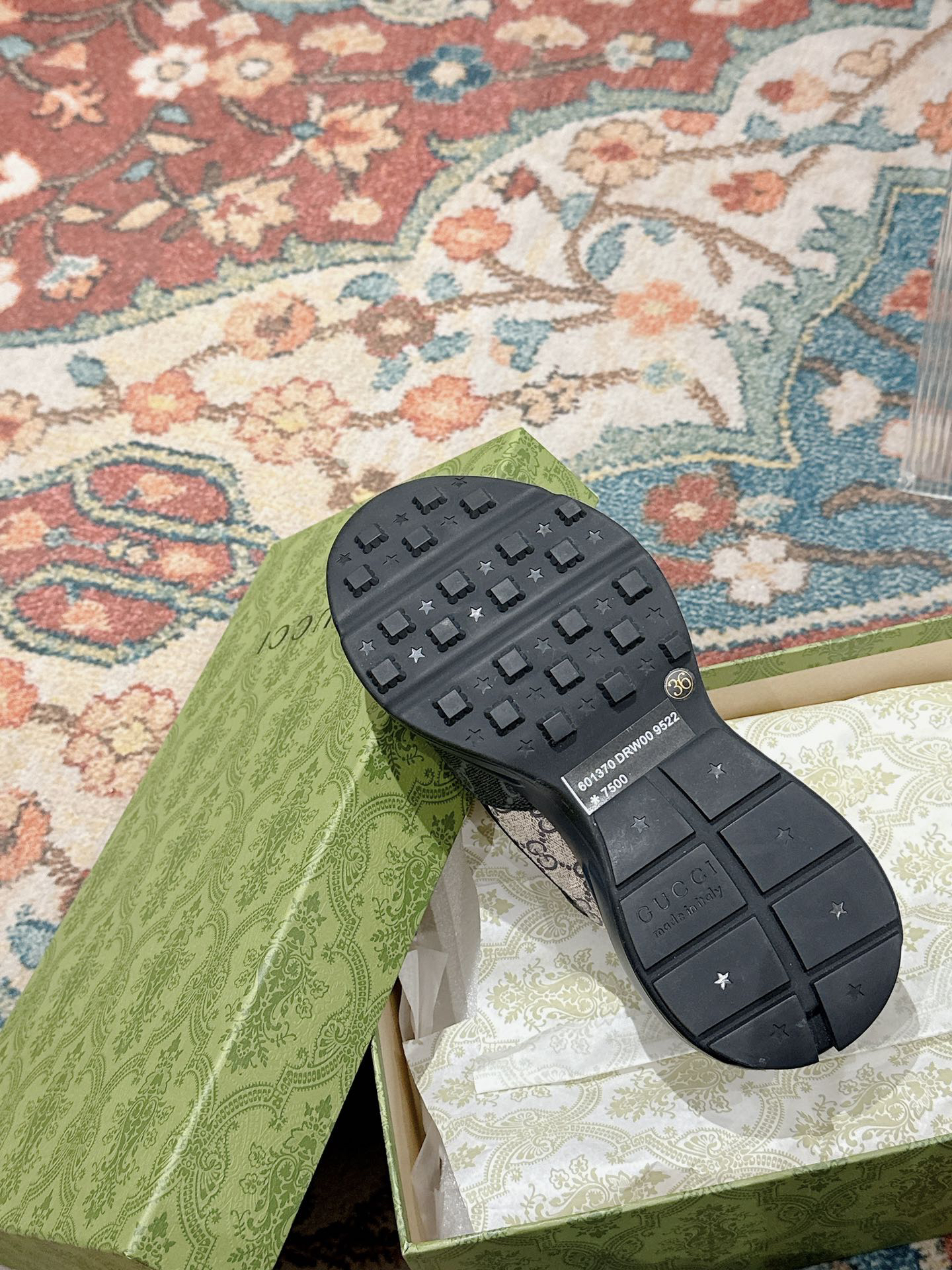 Gucci Sneakers-210
