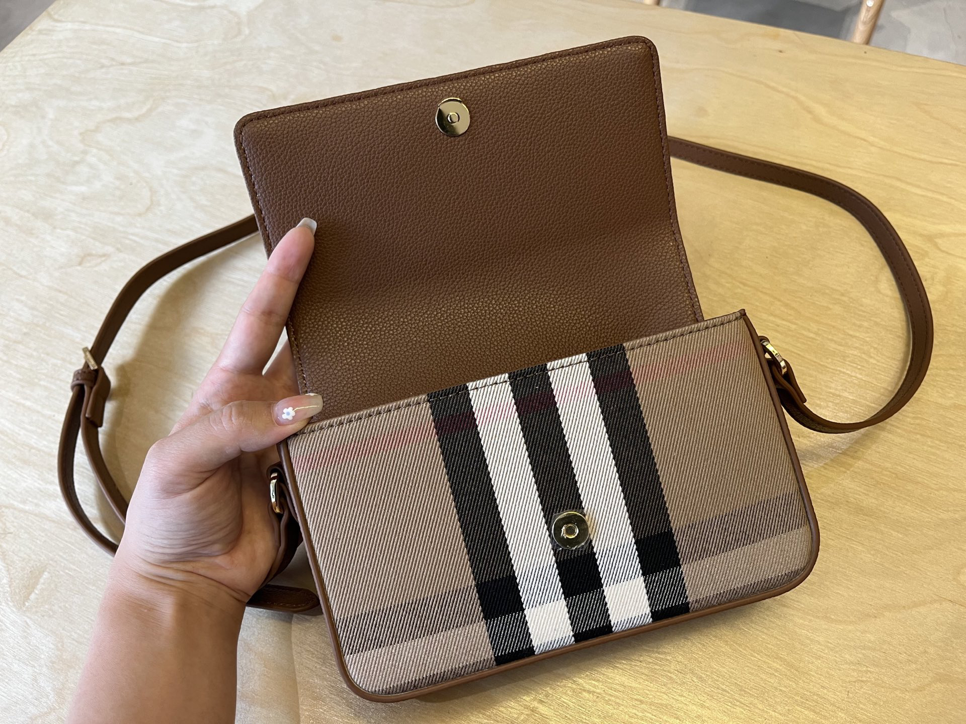 Burberry bag-134