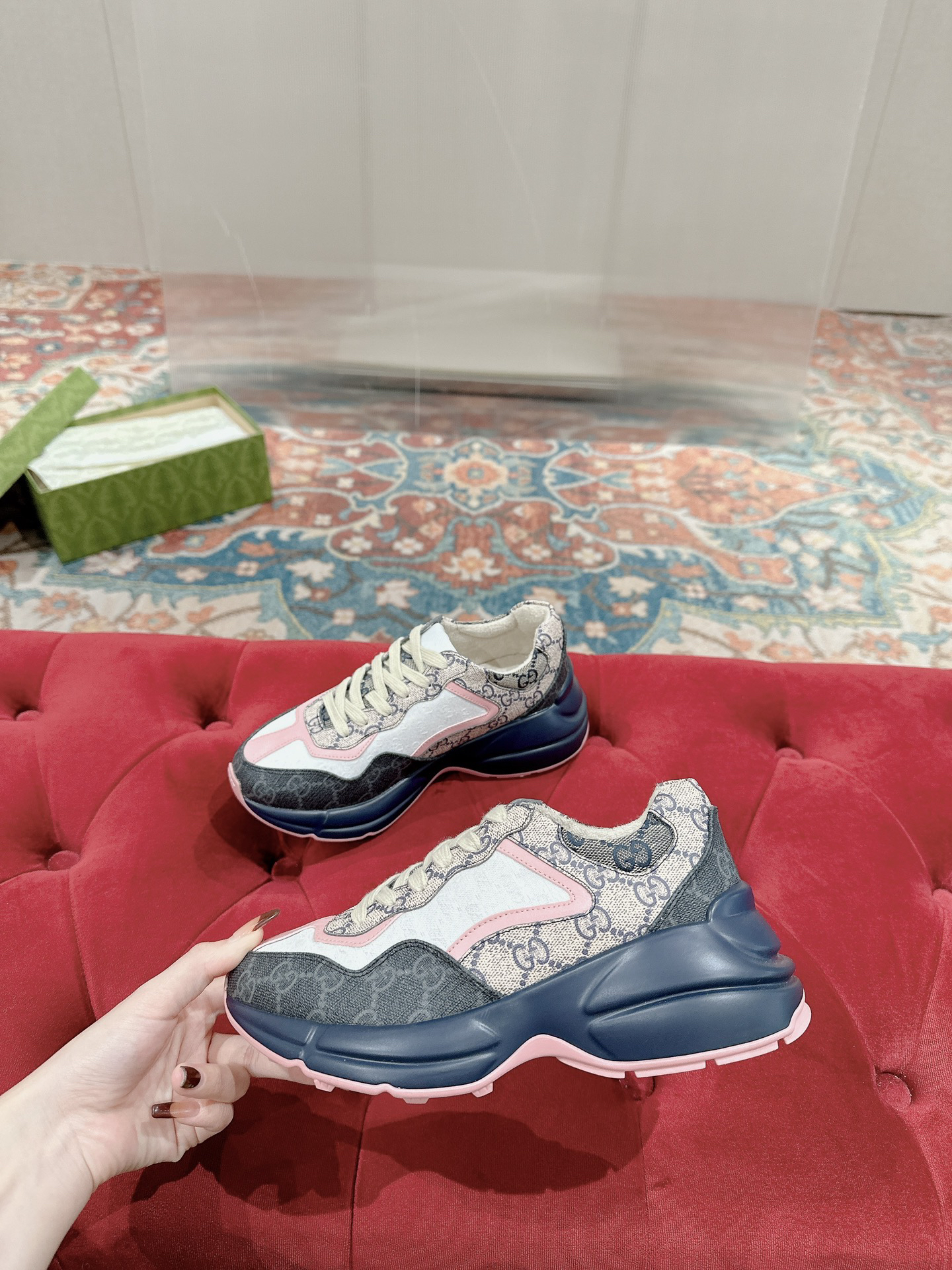 Gucci Sneakers-243