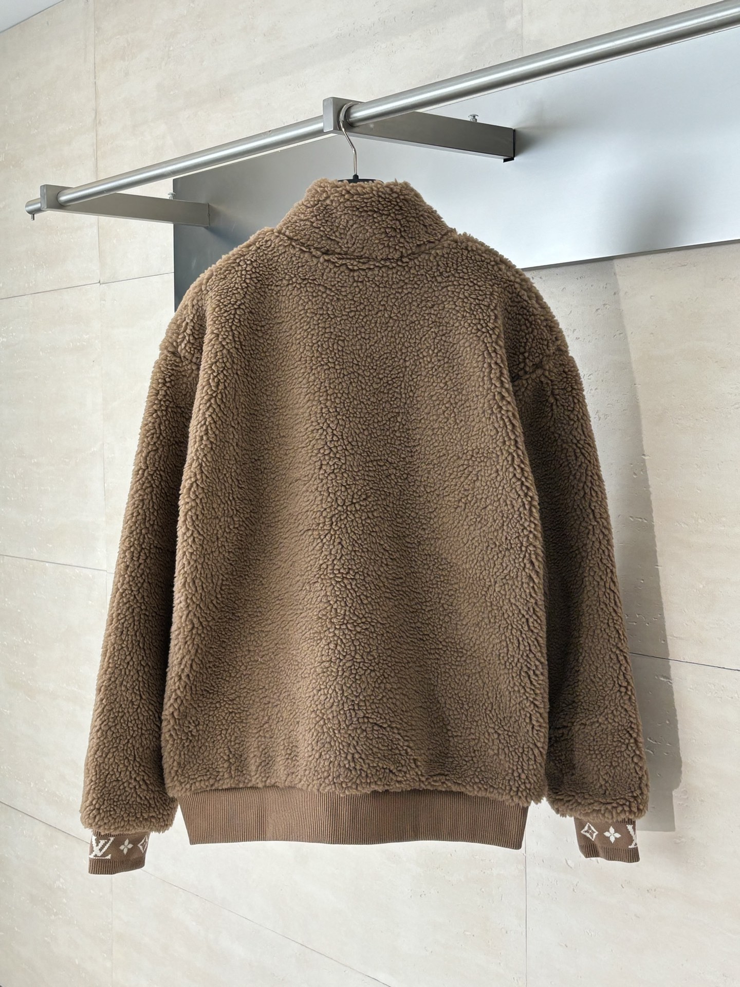 LV Clothing-297