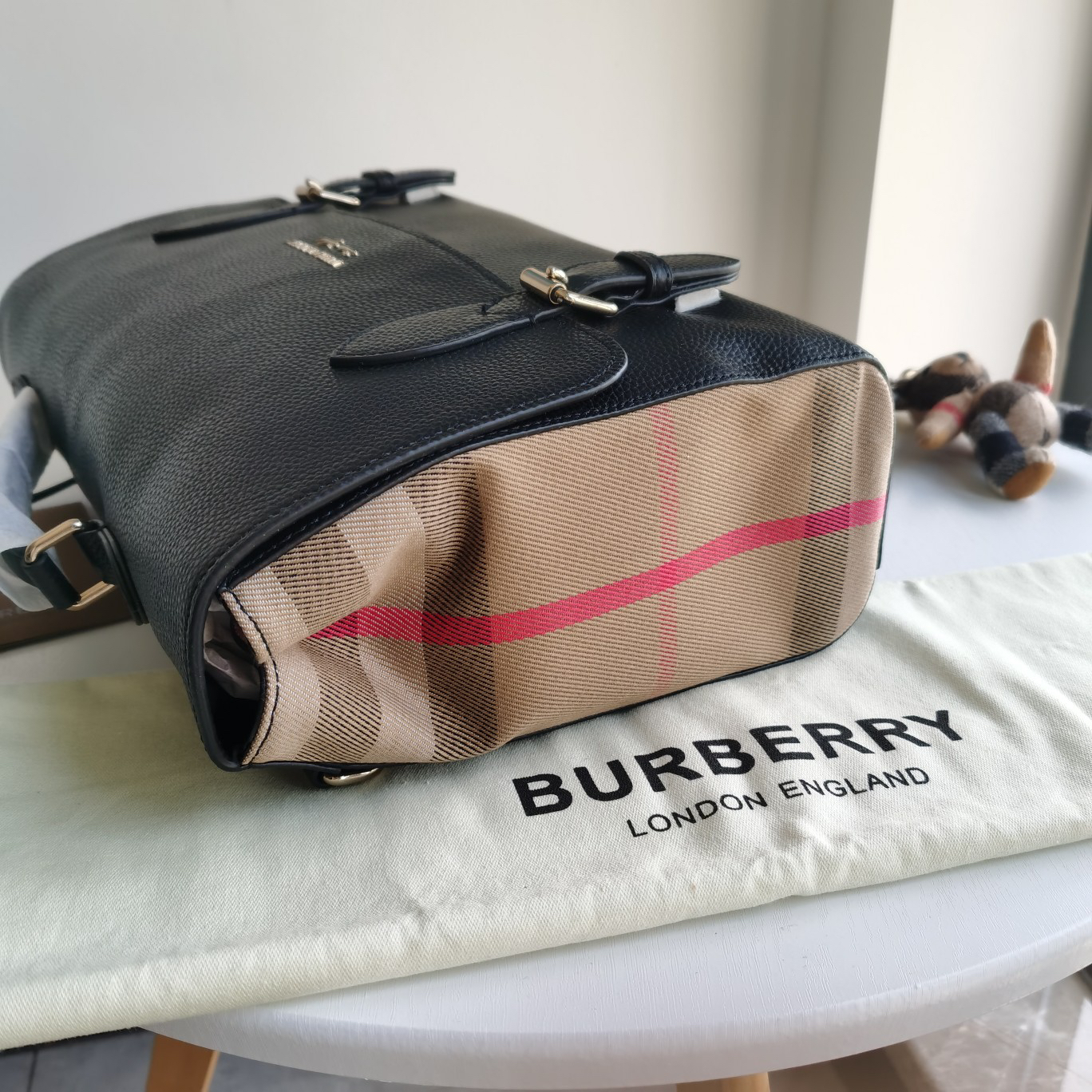 Burberry bag-101