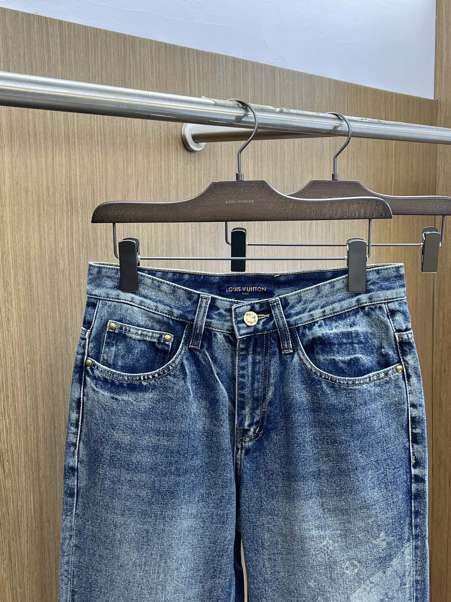 LV clothing-23