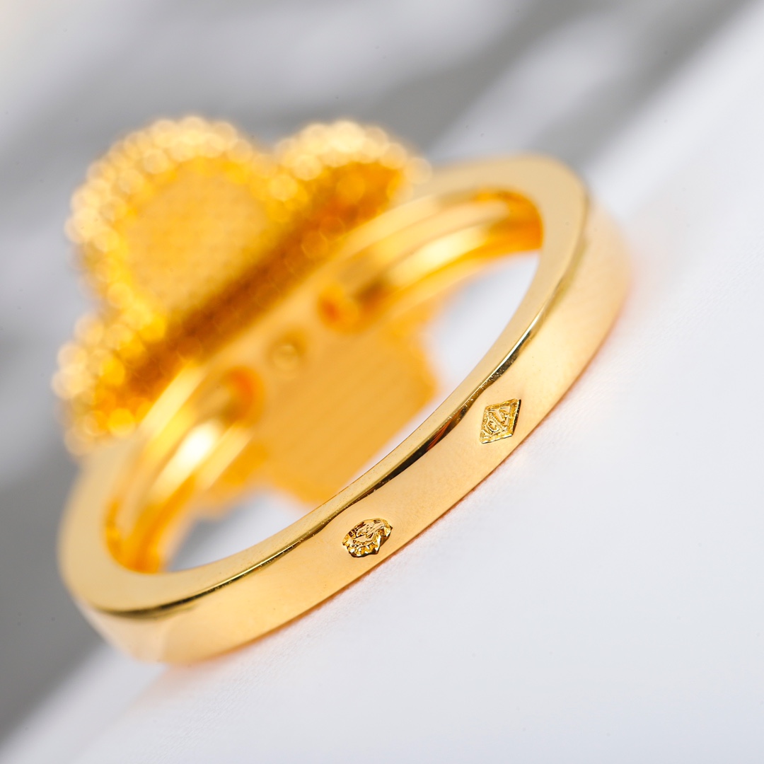Van Cleef & Arpels ring-44