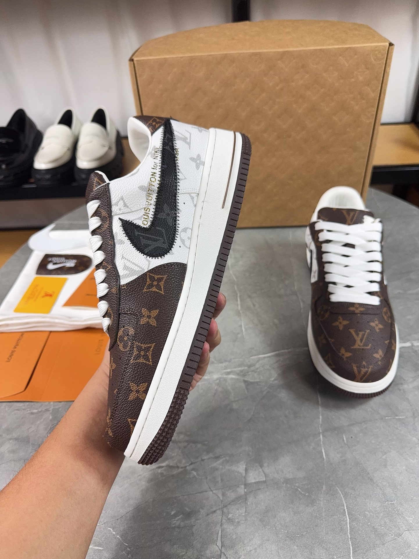 Lv Sneakers-246