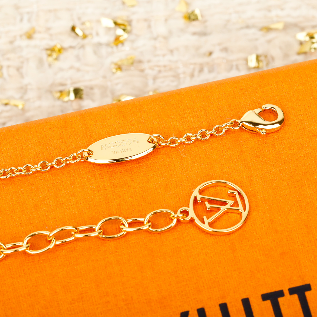 LV necklace-84