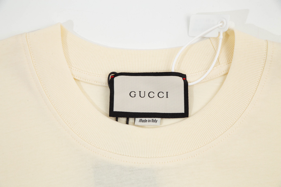 Gucci clothing-50