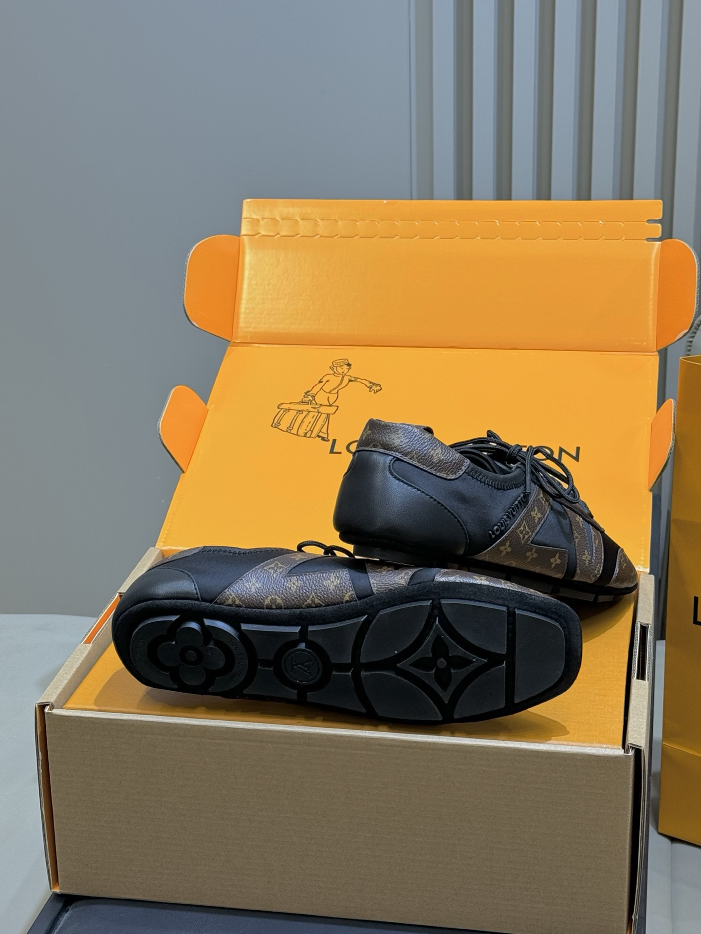 Lv Sneakers-227