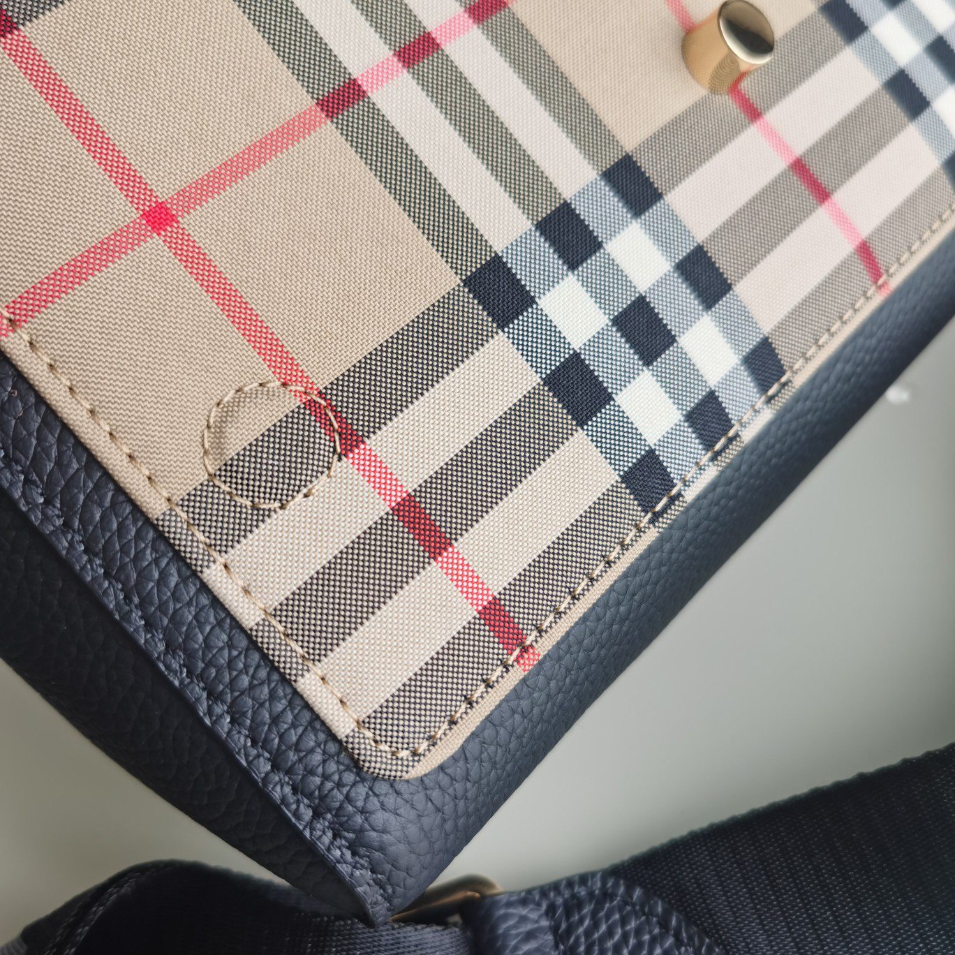 Burberry bag-113