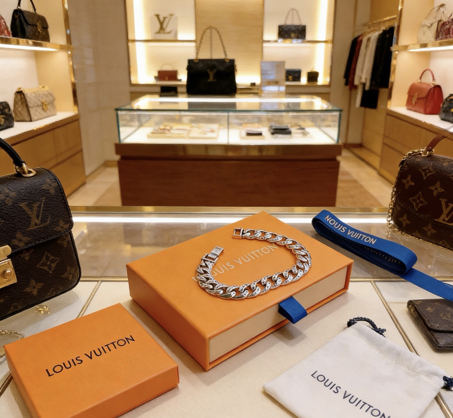 LV Bracelet-48