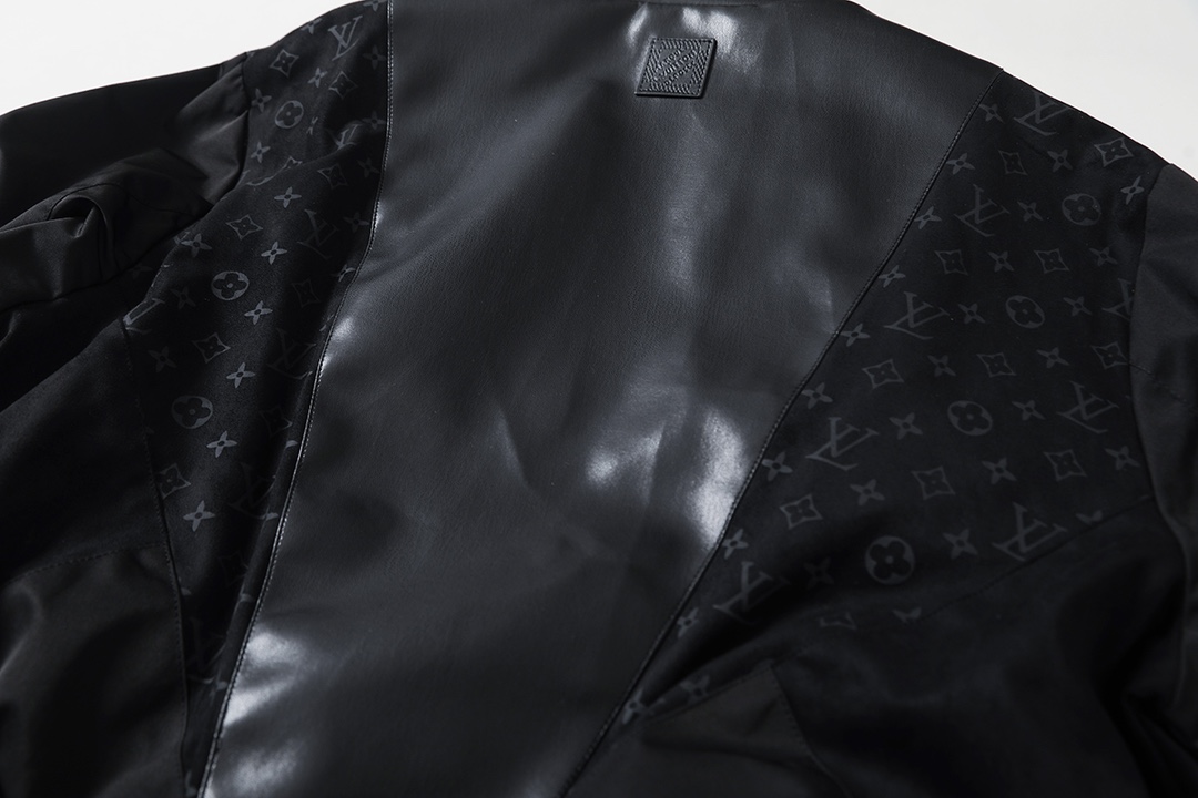 LV Clothing-263