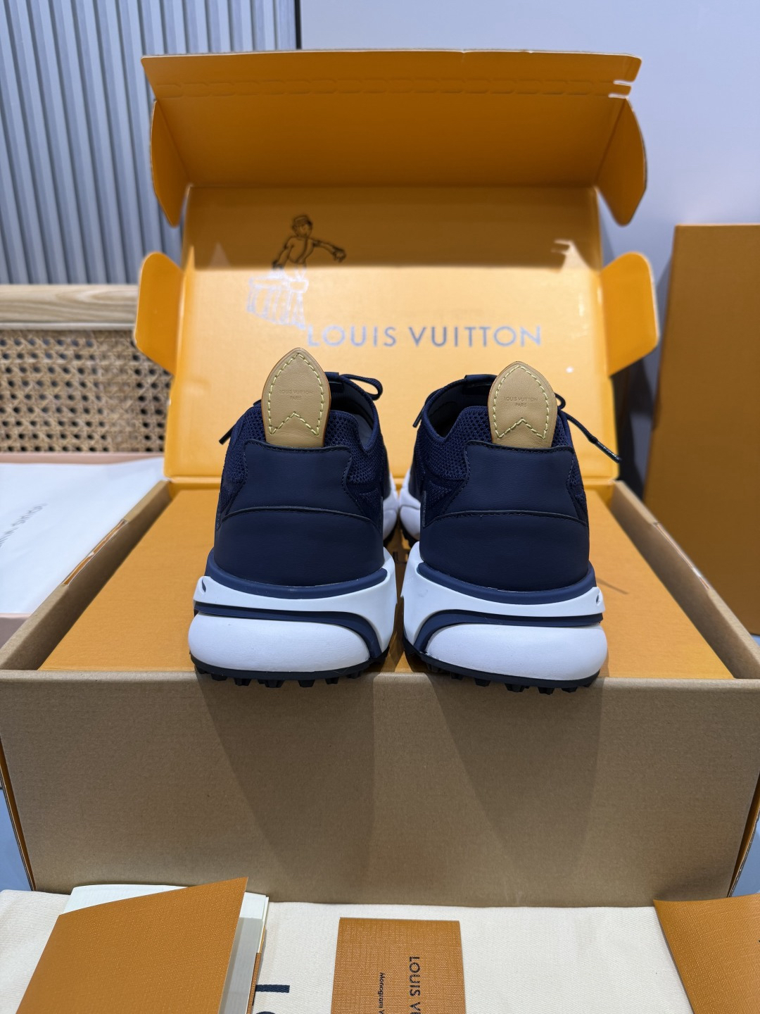 Lv Sneakers-174