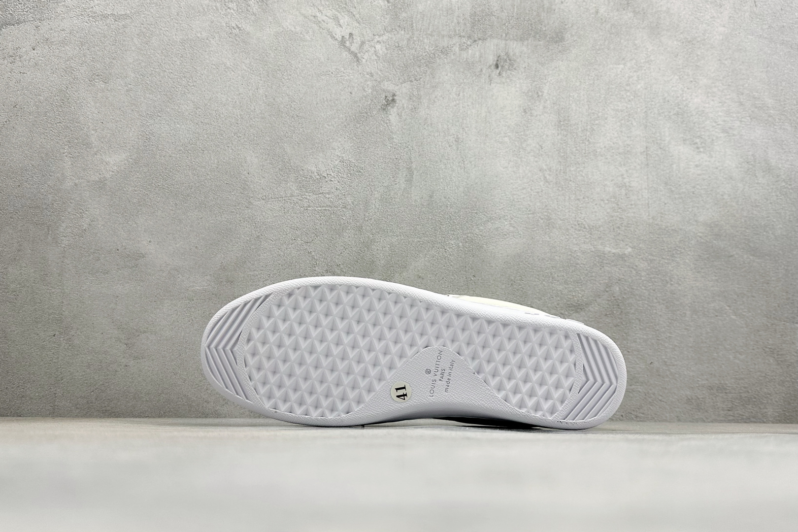 Lv Sneakers-254