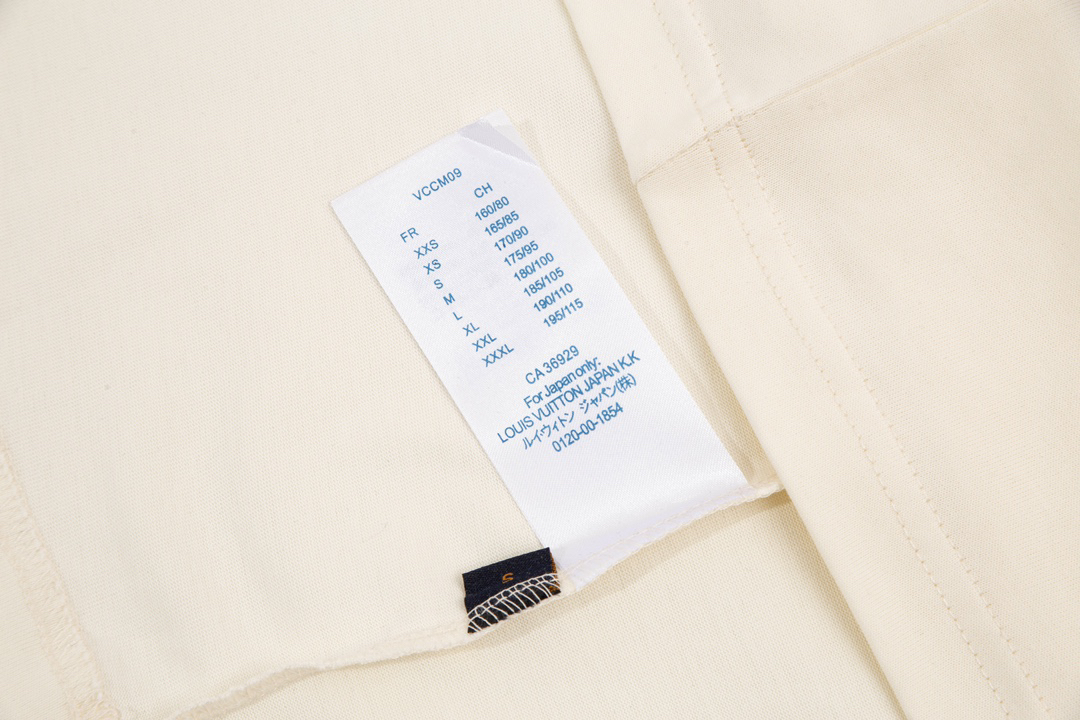 LV clothing-134