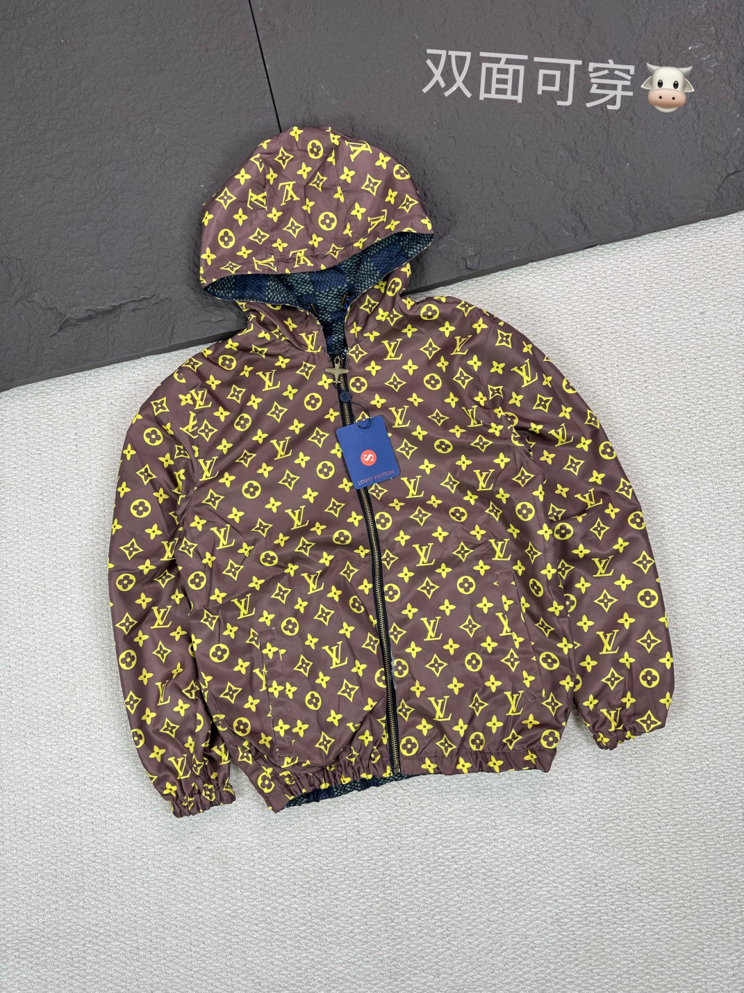 LV Clothing-340