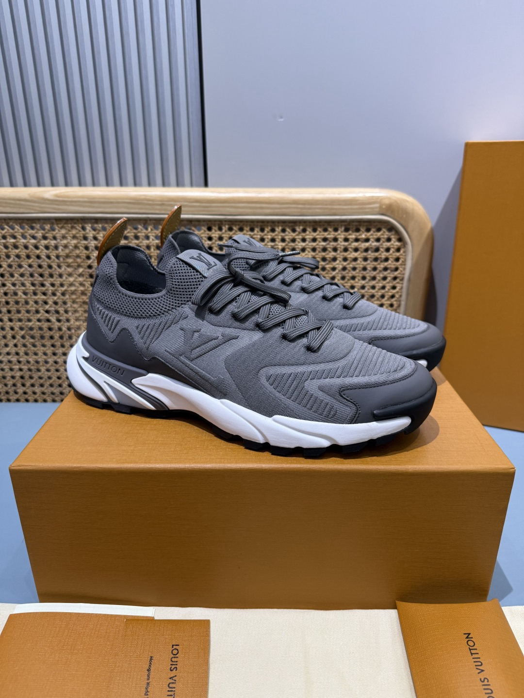 Lv Sneakers-179