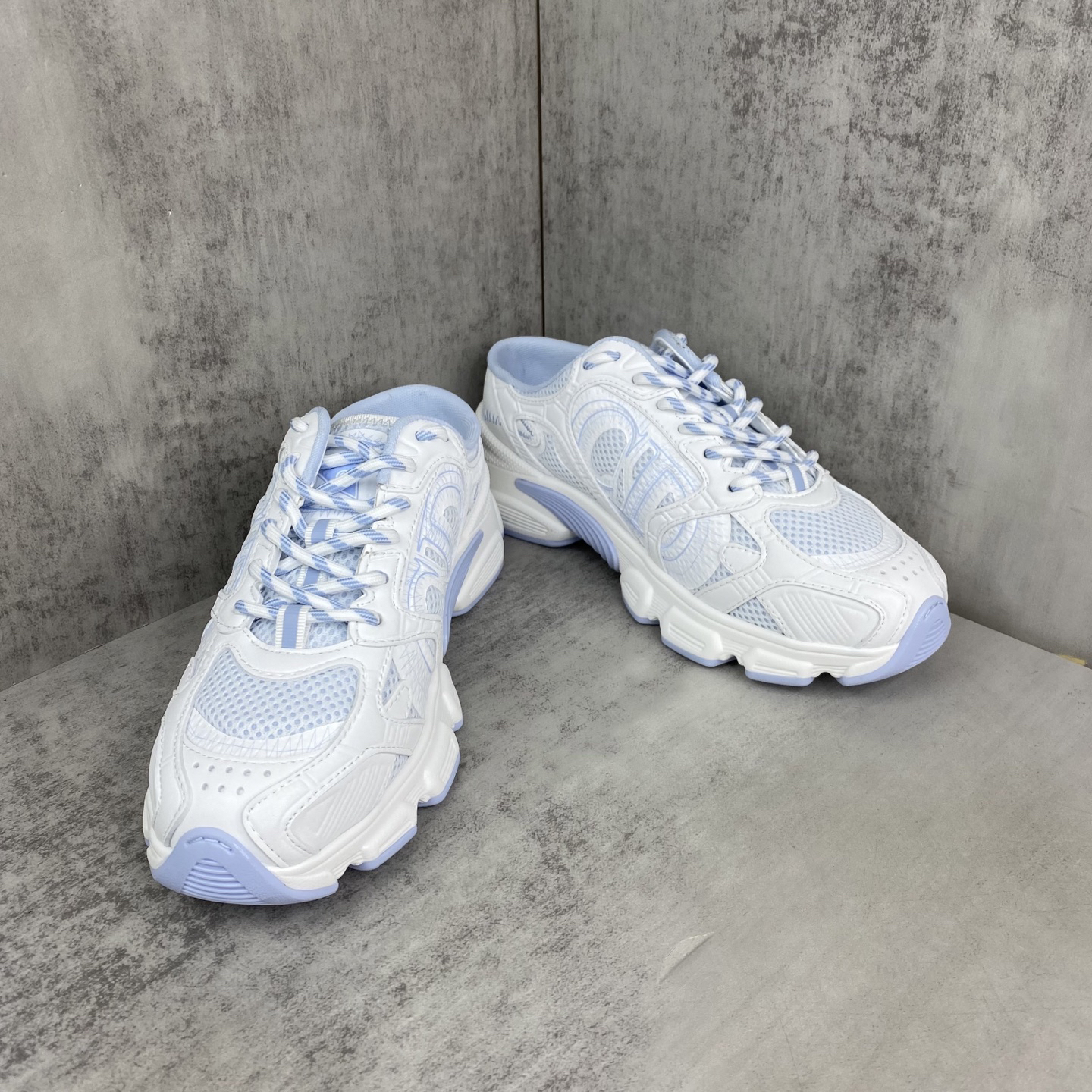 Dior Sneakers-157