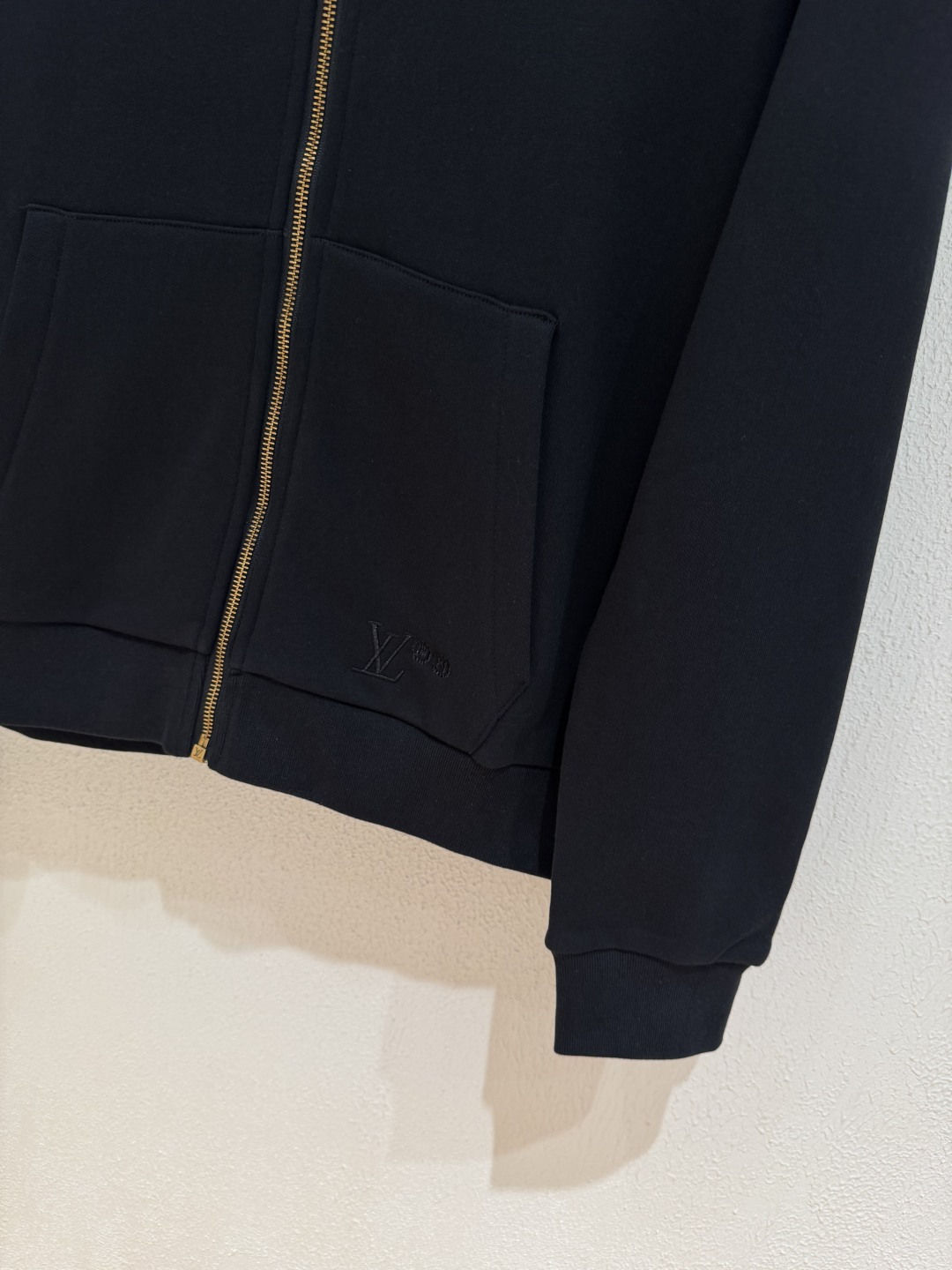 LV Clothing-348