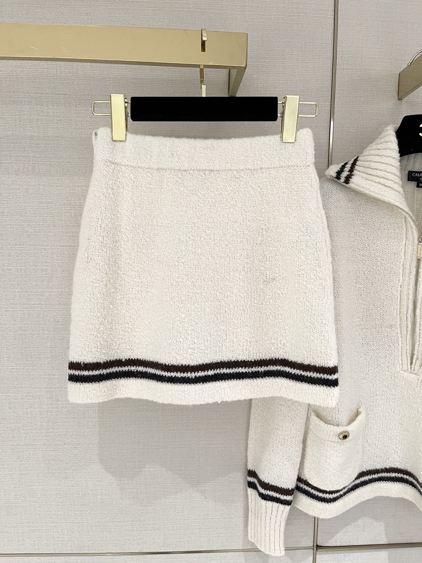 Chanel clothing-179