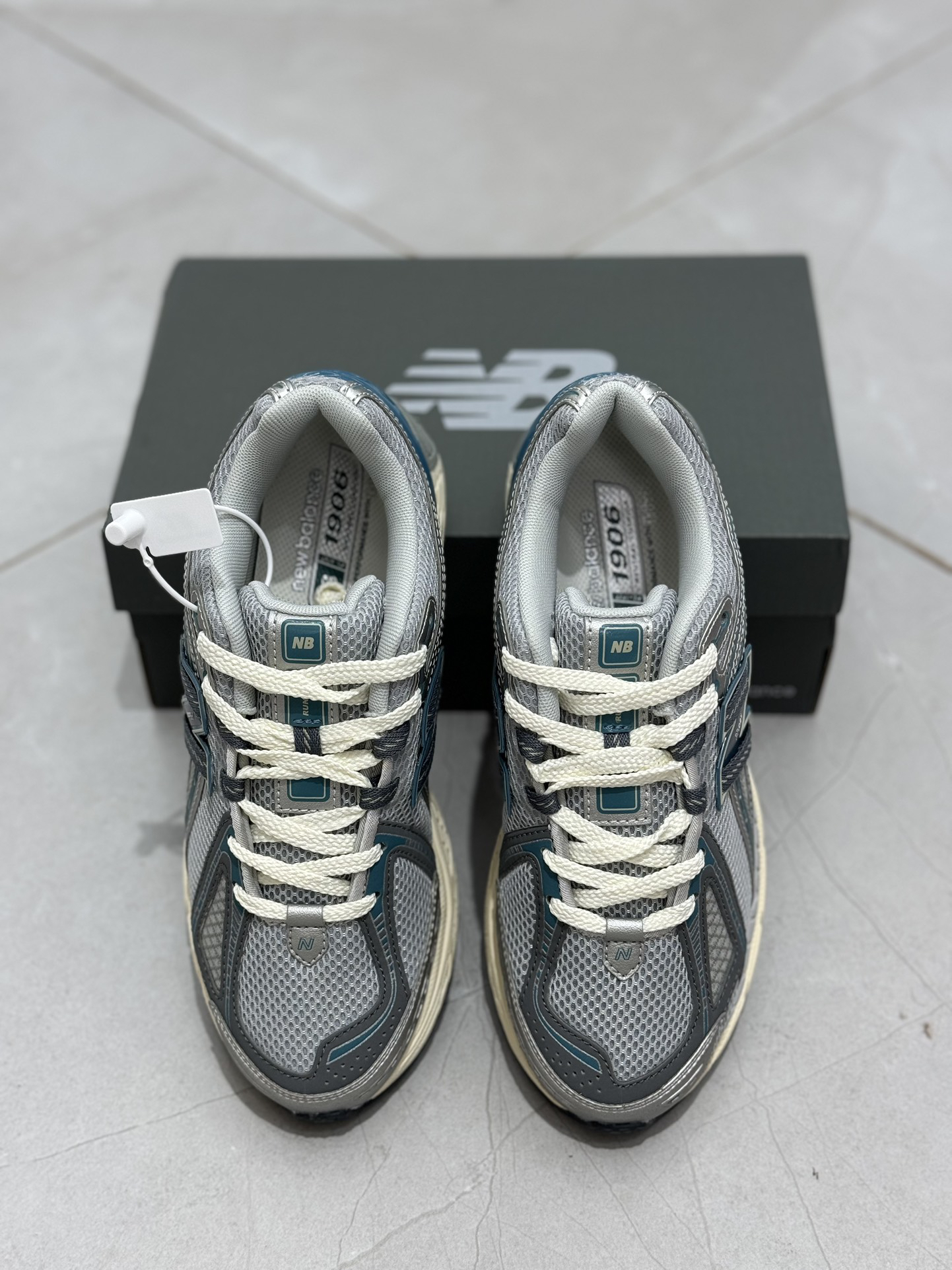 New Balance Sneakers-360