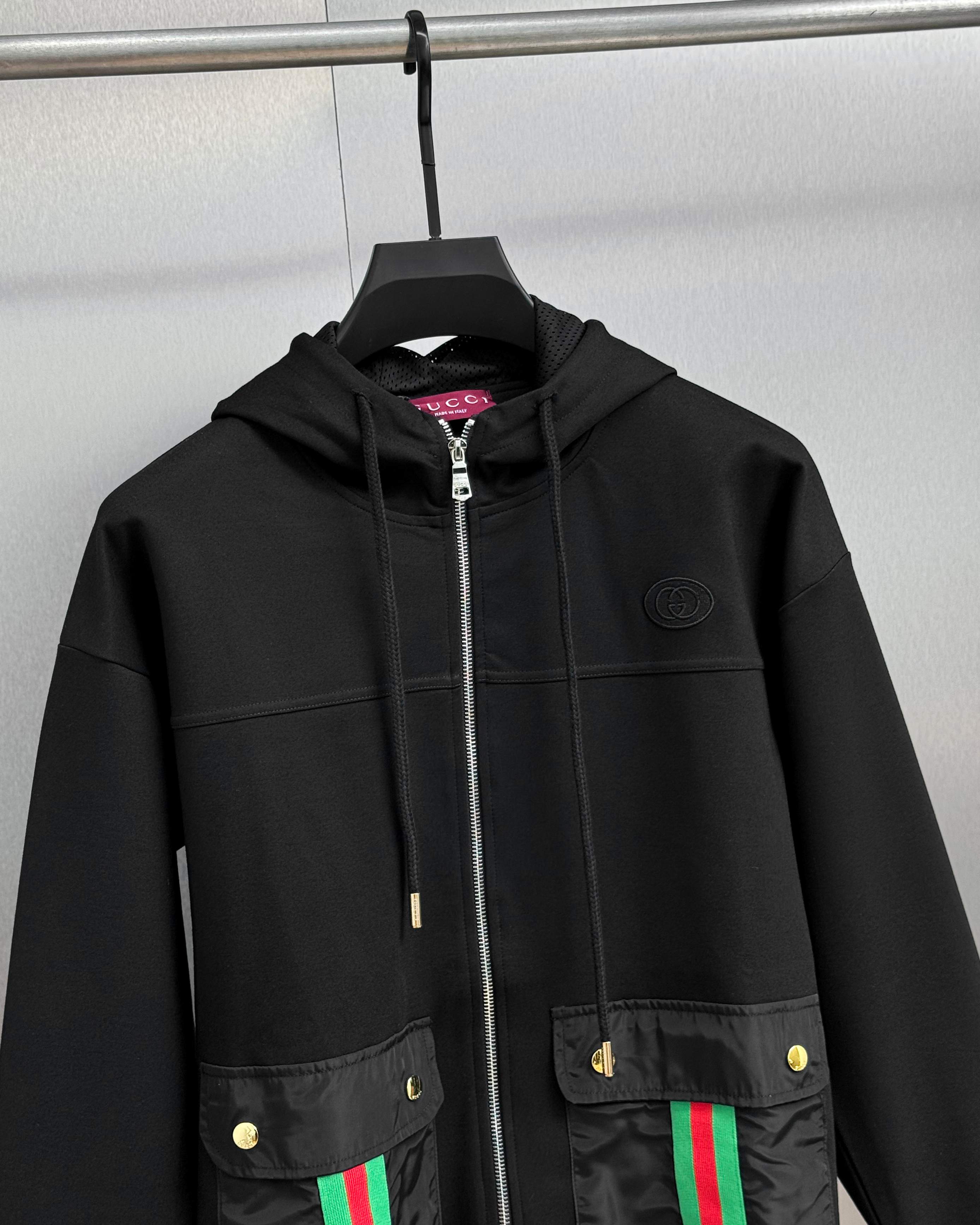 Gucci Clothing-290