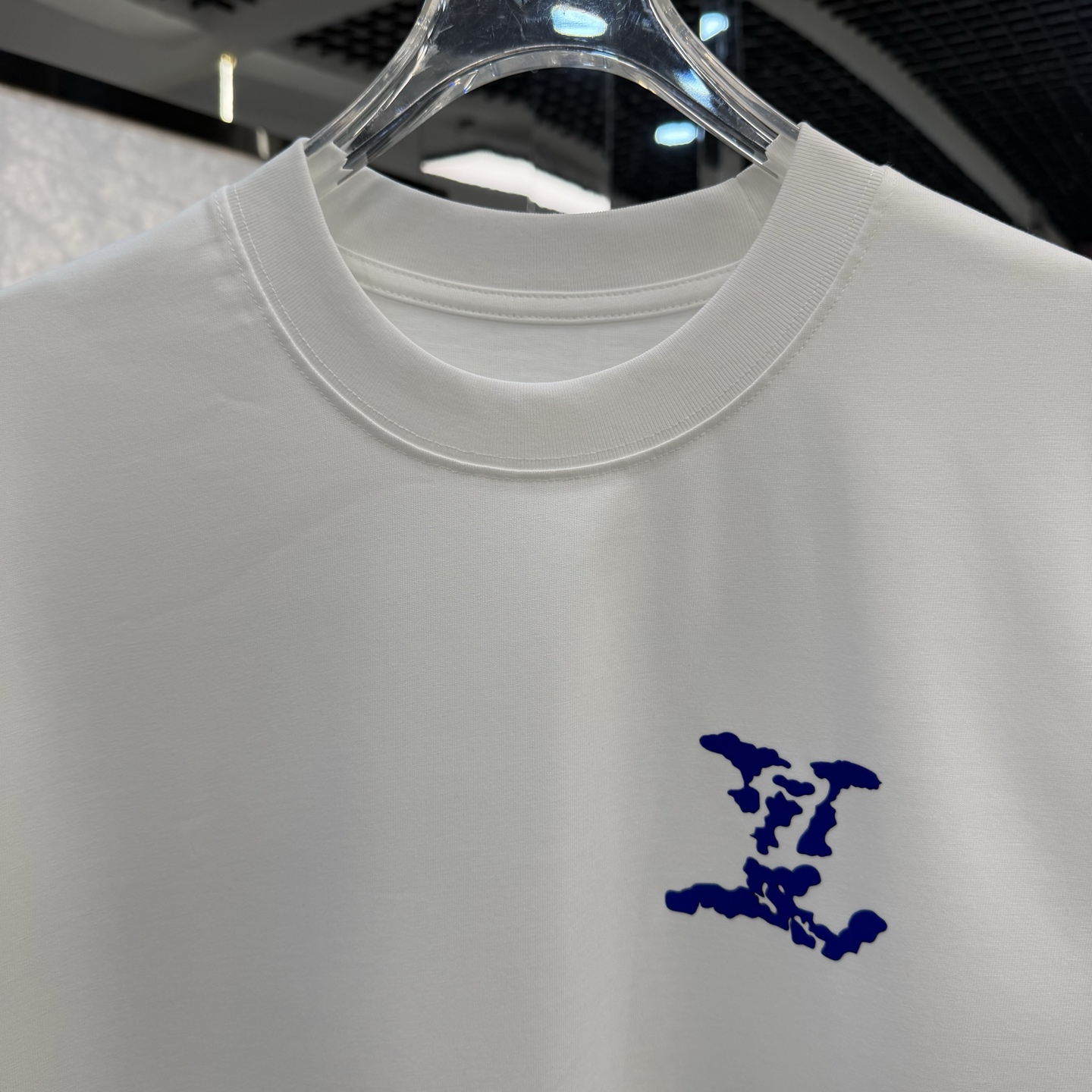 LV clothing-165