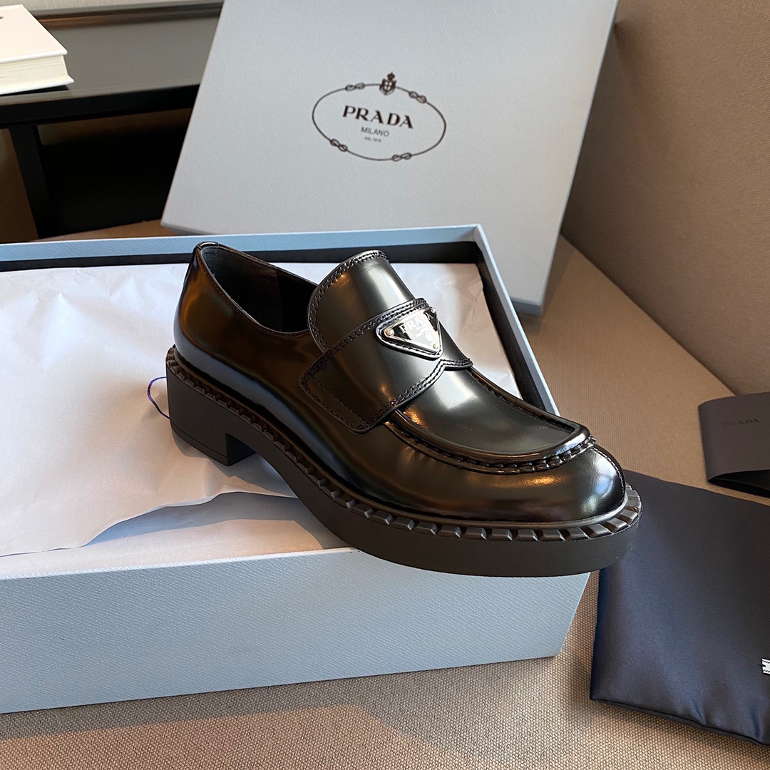 Prada women's leather shoes-17