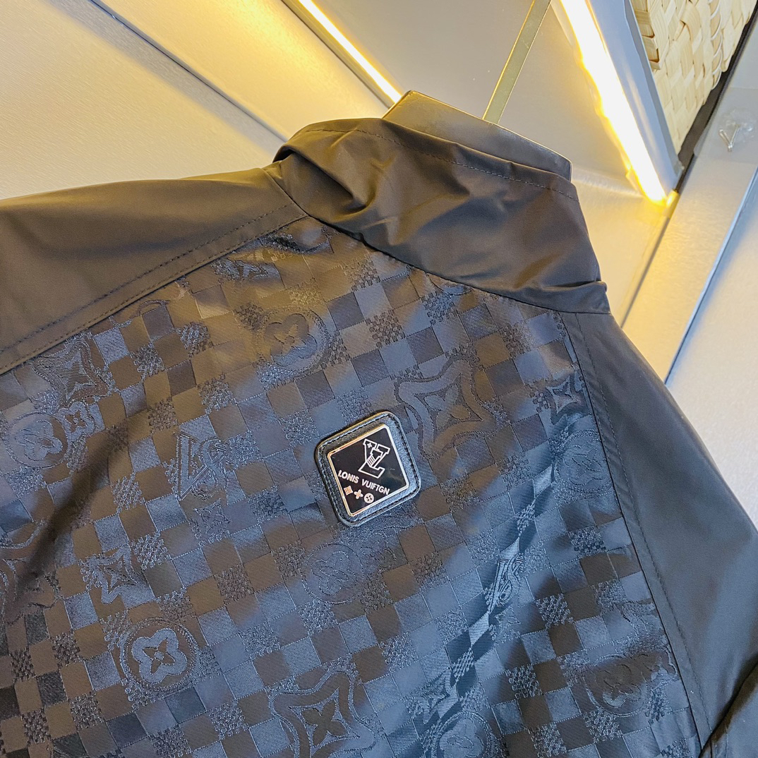 LV Clothing-289