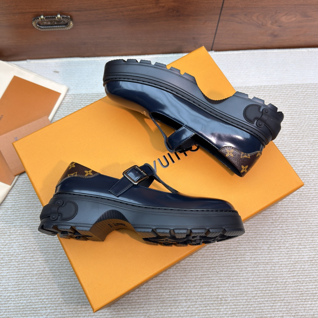 LV women's leather shoes-12