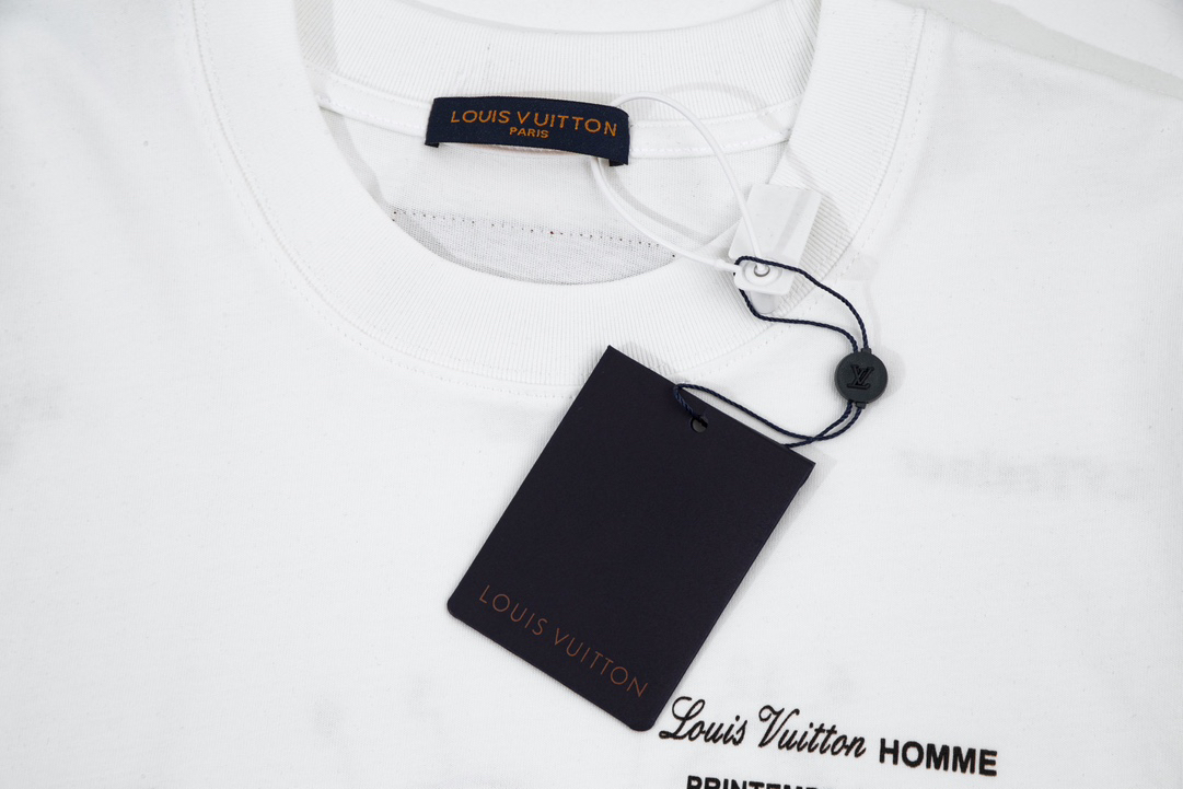 LV clothing-255