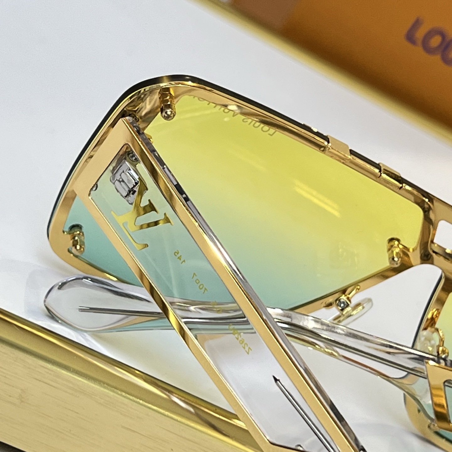 LV glasses-69