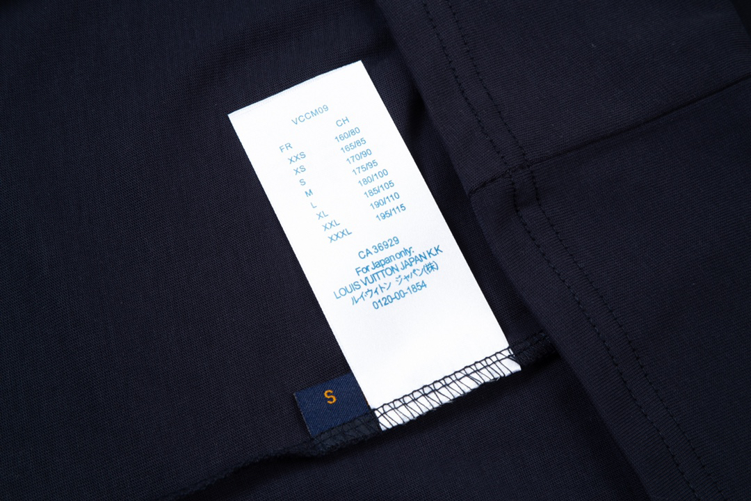 LV clothing-140