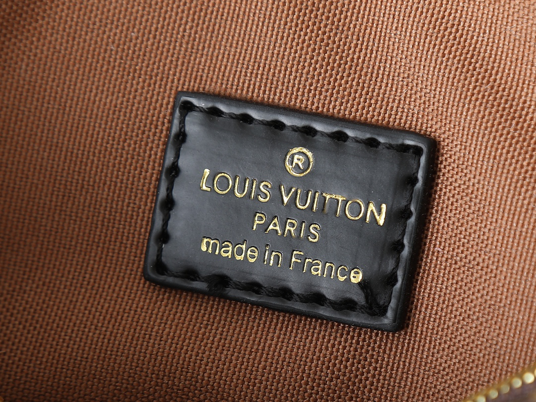 Louis Vuitton bag-186