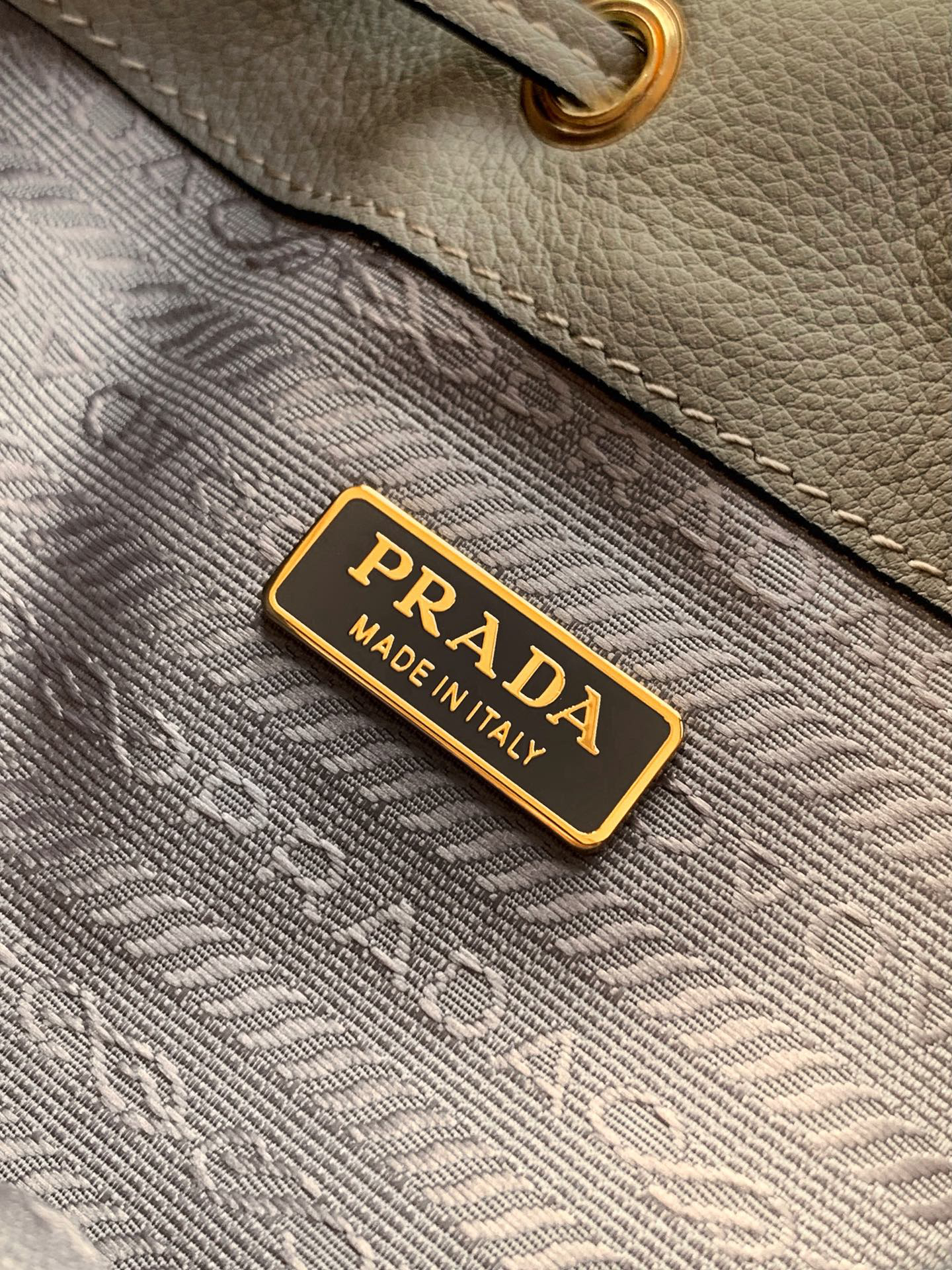 Prada bag-150