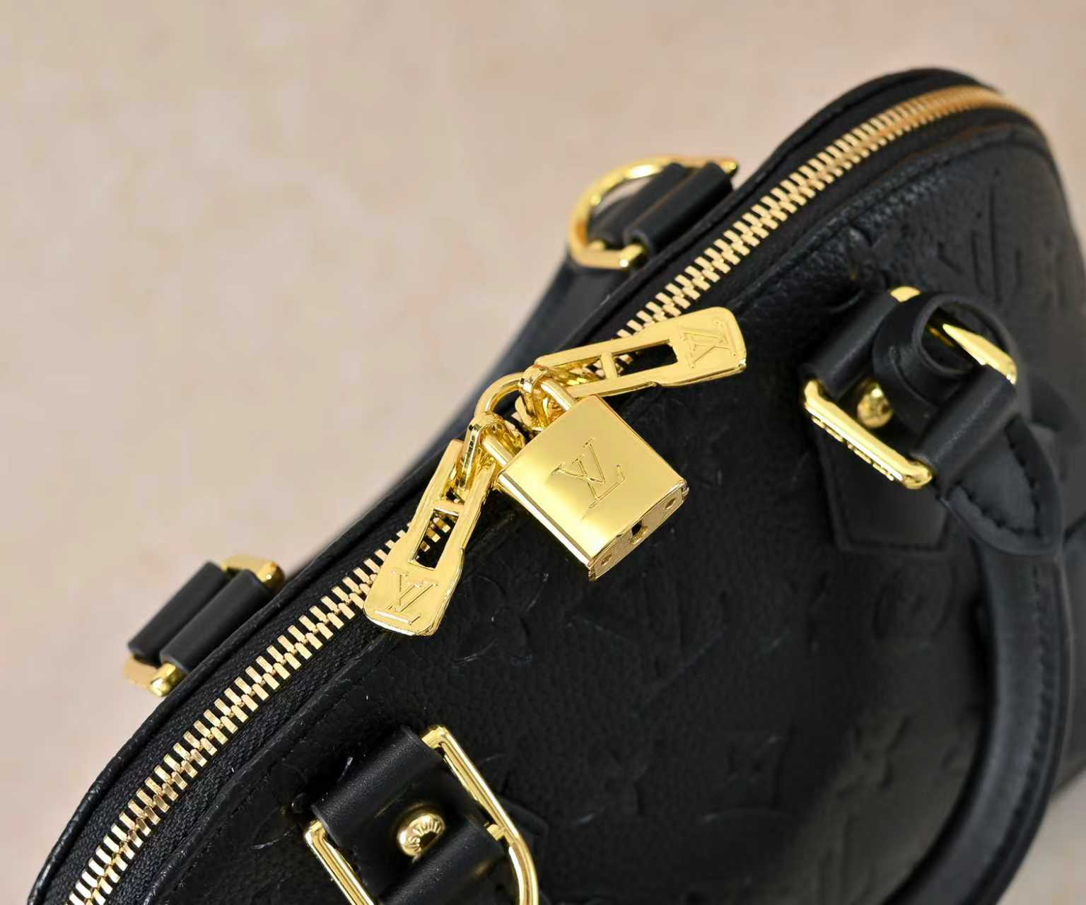 Louis Vuitton bag-151