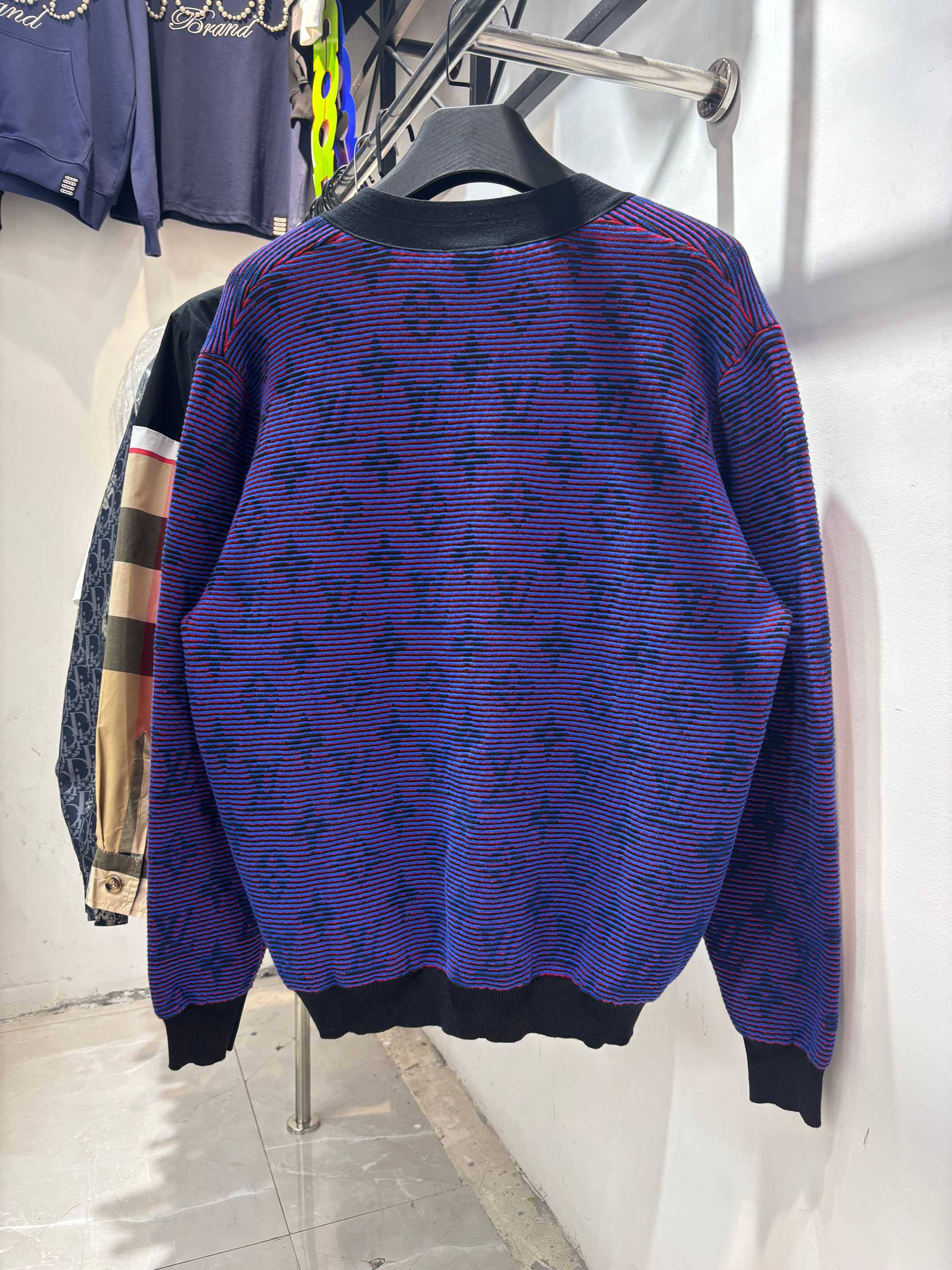 LV Clothing-329