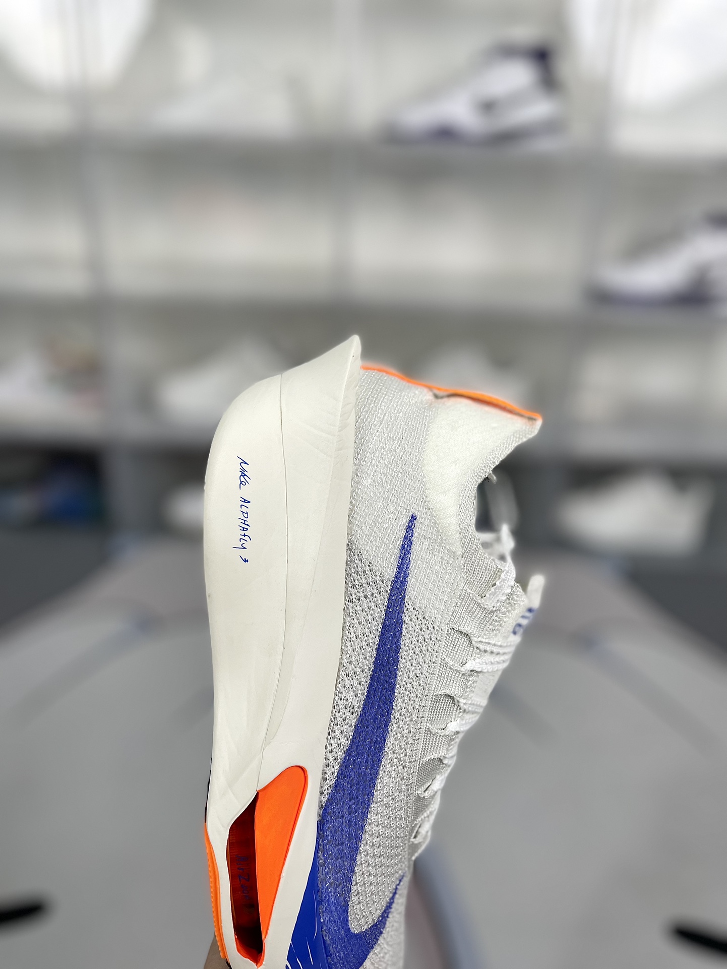 Nike Sneakers-330
