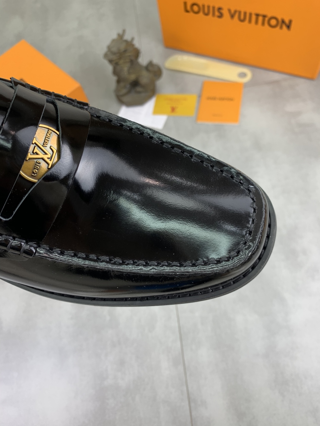 LV men's leather shoes-61