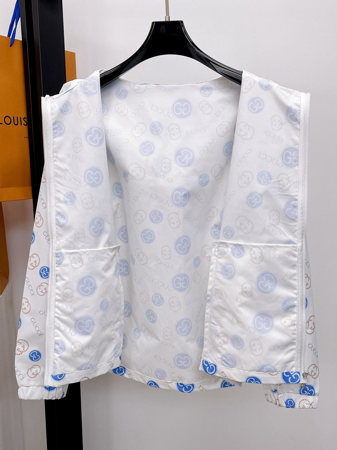 Gucci Clothing-357